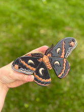 Load image into Gallery viewer, Cecropia Moth
